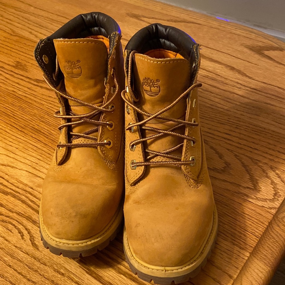 Timberland womens boots. Barely worn.